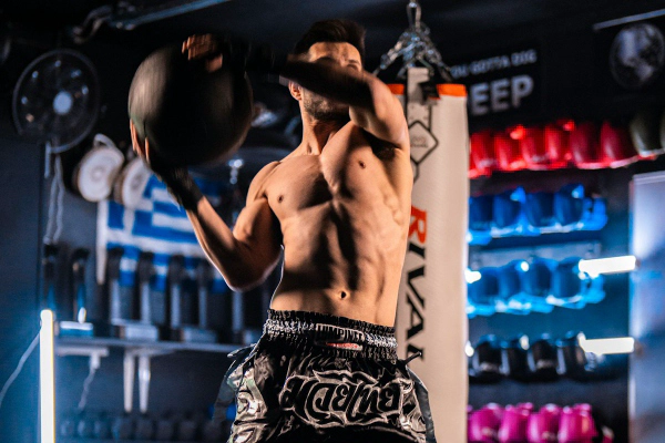 Barefoot at the Gym: Why Serious Lifters Are Kicking Their Shoes Off