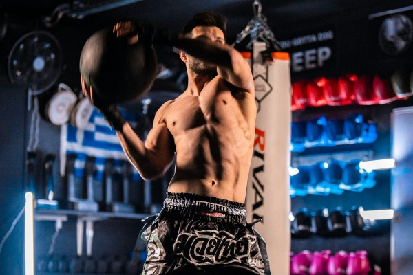 Barefoot at the Gym: Why Serious Lifters Are Kicking Their Shoes Off